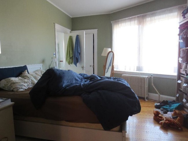 Building Photo - 2 Claflin Rd