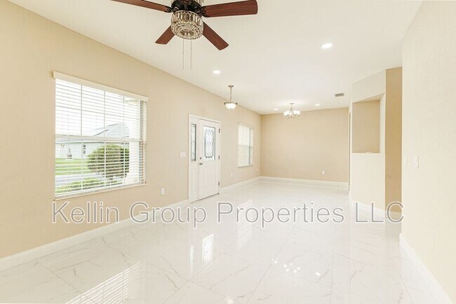 Building Photo - 2611 Highlands Creek Way