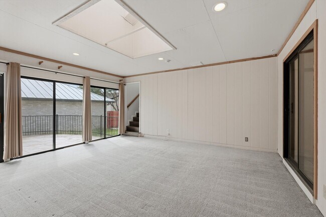 Building Photo - 6118 Windy Knoll