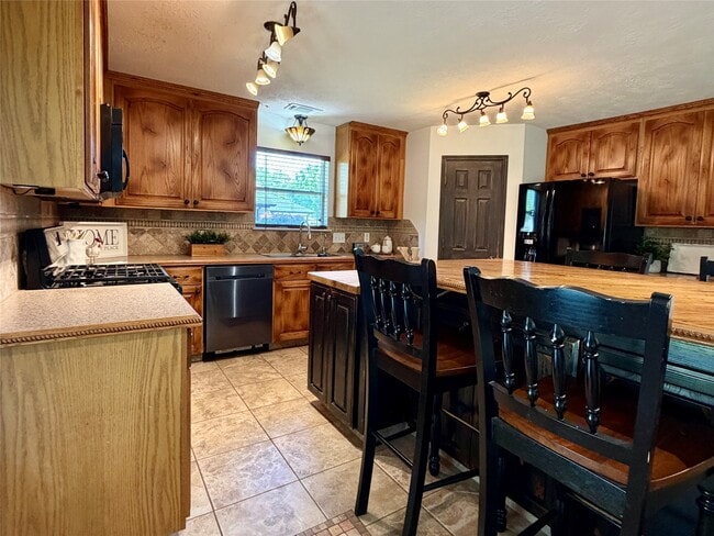 Building Photo - 6622 Grant Dr