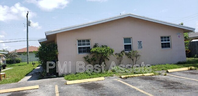 Building Photo - 2711 NW 1st St