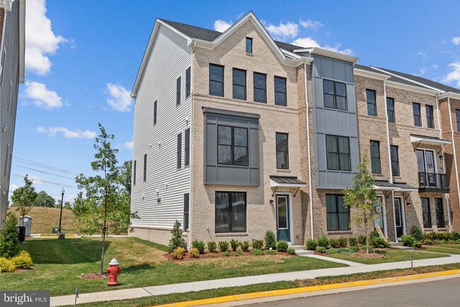 Building Photo - 42100 Picasso Sq