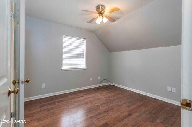 Building Photo - 308 Burdin Rd