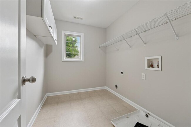 Building Photo - 3080 Whitfield Ave