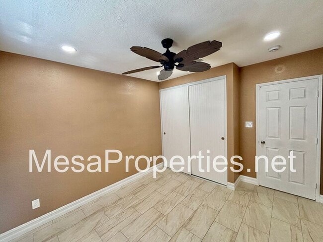 Building Photo - 16059 Iris Dr