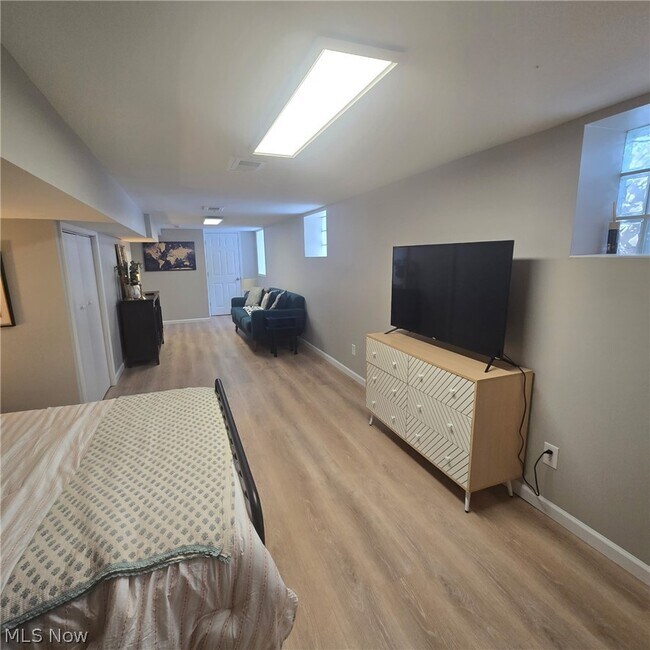 Building Photo - 3842 Parkdale Rd