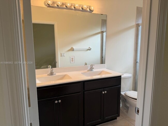 Building Photo - 144 NE 37th Terrace