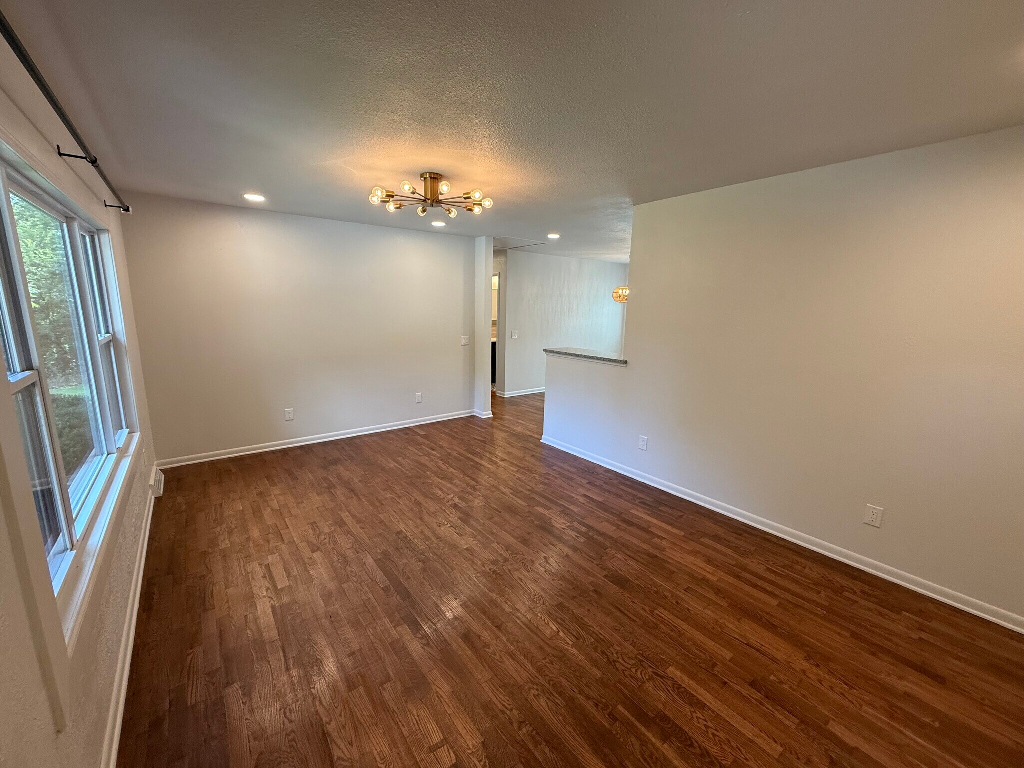 Building Photo - 3979 S Farm Road 193