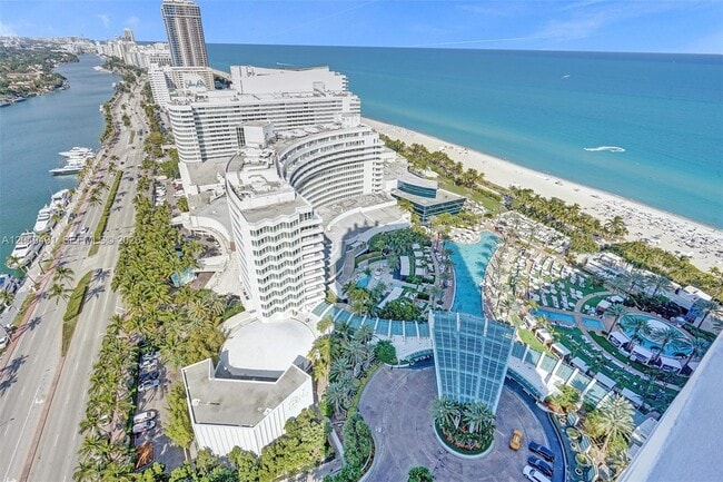 Building Photo - 4401 Collins Ave