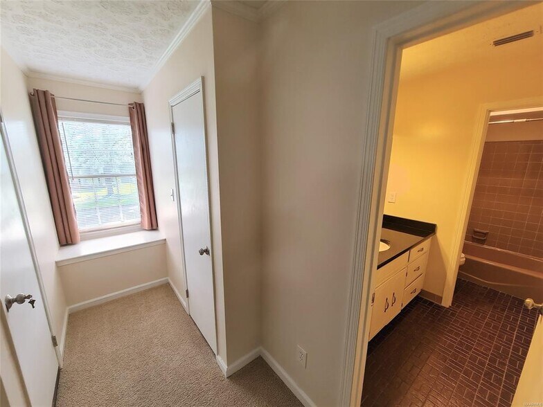 Building Photo - 6474 Halcyon Dr