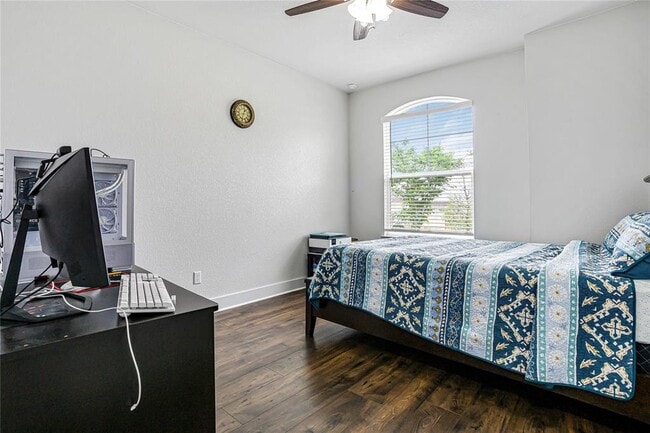Building Photo - 6721 Empresa Dr