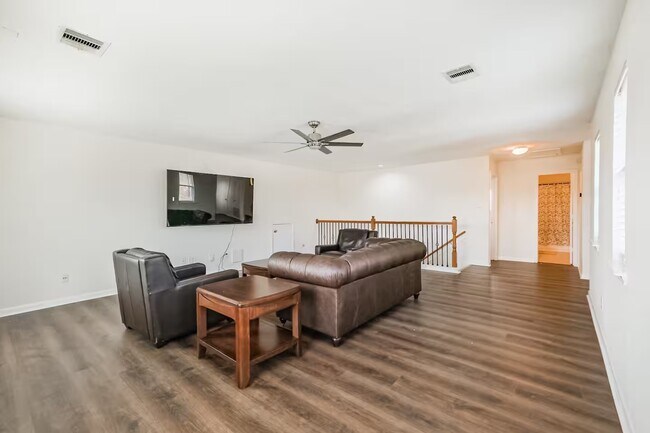 Building Photo - 18607 Shavano Ct