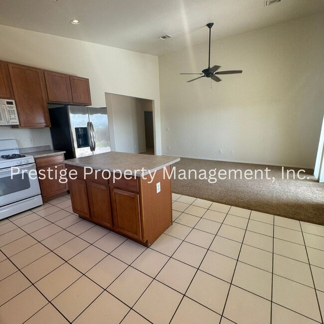 Building Photo - Beautiful Home with 3 Car Garage in Sonoran Ranch!