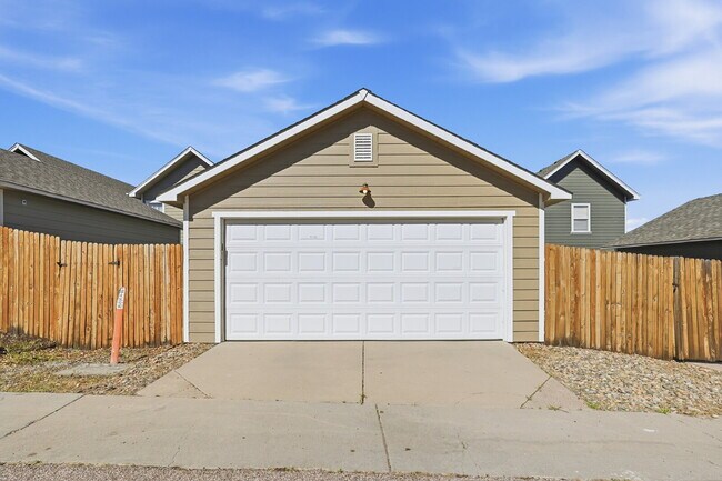 Building Photo - $2,245.95, 3 Beds - 3.5 Bath, Single Family Home in Colorado Springs with 2-Car Detached Garage!