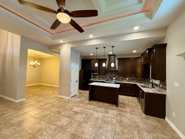 Building Photo - 216 Canyon Oak Dr