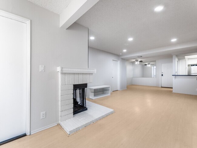 Building Photo - 7800 Topanga Canyon Blvd