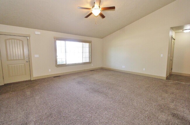 Building Photo - 1161 Kaetzel Way