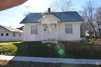 Building Photo - Great 2 Bedroom 1 Bathroom House $750!