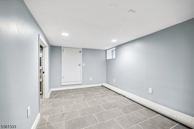Building Photo - 282 Ackerman Ave
