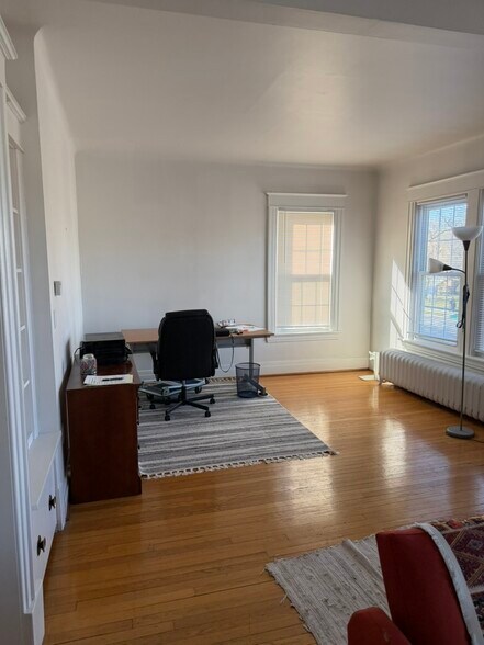 Building Photo - 440 New Scotland Ave