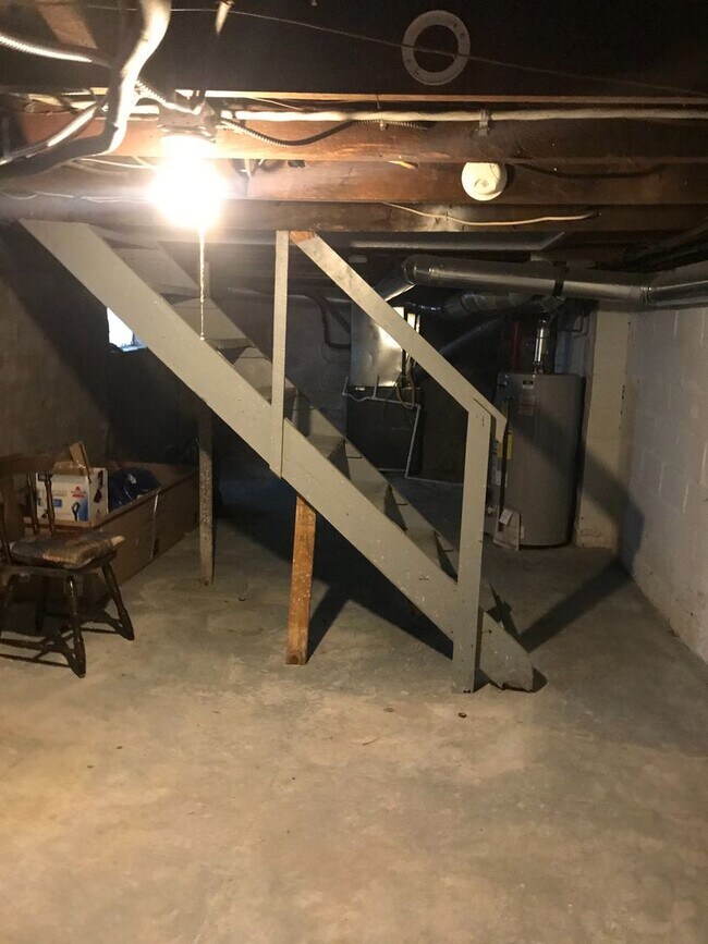 Building Photo - 142-144 W. Norwich Ave.