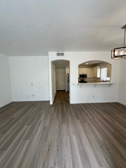 Building Photo - 4046 Craven Rd
