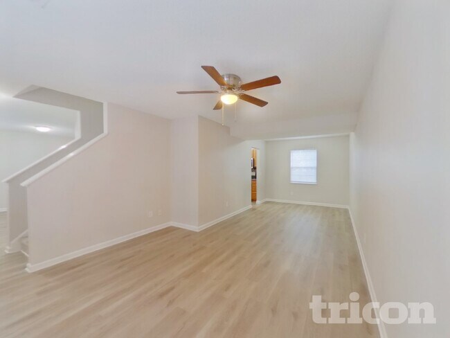 Building Photo - 131 Quiet Grove Dr