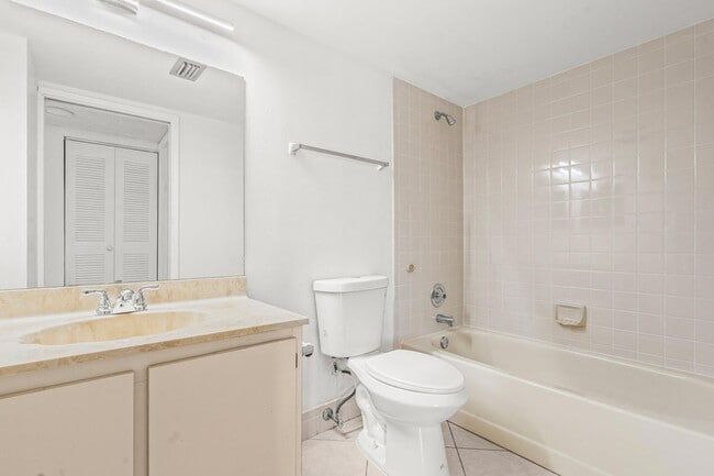 Building Photo - 7301 Amberly Ln