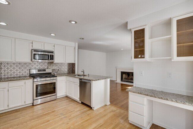 Building Photo - Updated 4 bed 2.5 bath in Sammamish!