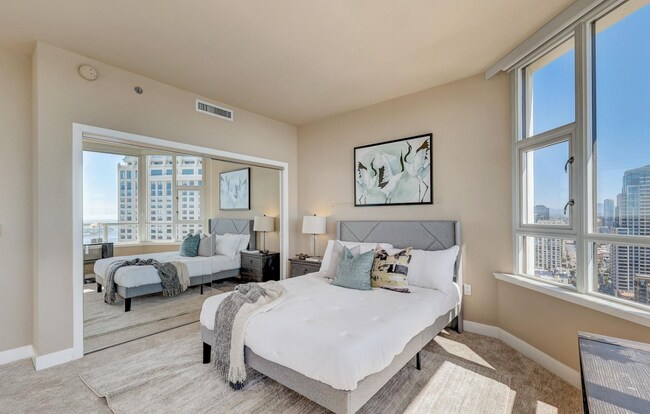 Building Photo - 700 W Harbor Dr