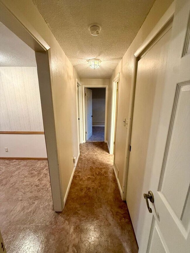 Building Photo - Conveniently Located 2 Bed, 2 Bath + 2 Bonus Rooms in Greeley