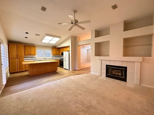 Building Photo - 4976 Mesa Ridge Dr