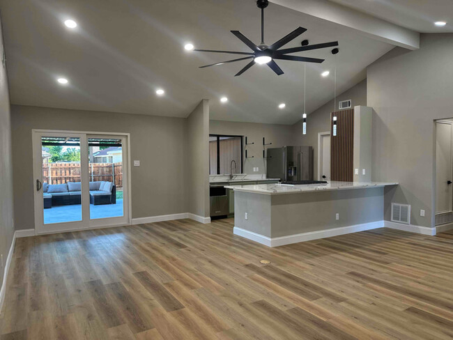 Building Photo - 900 Brownfield Dr