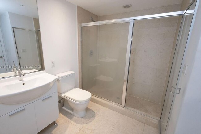Building Photo - 475 Brickell Ave