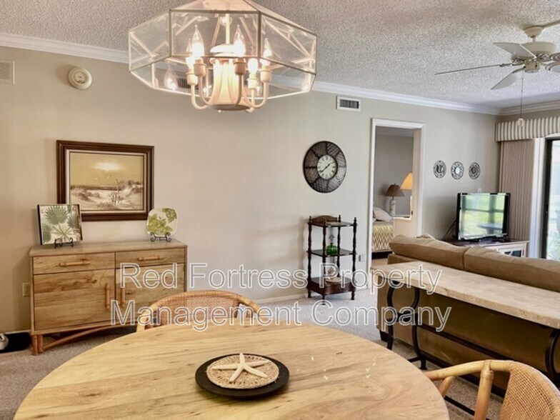 Building Photo - 7113 Quail Run Ct W