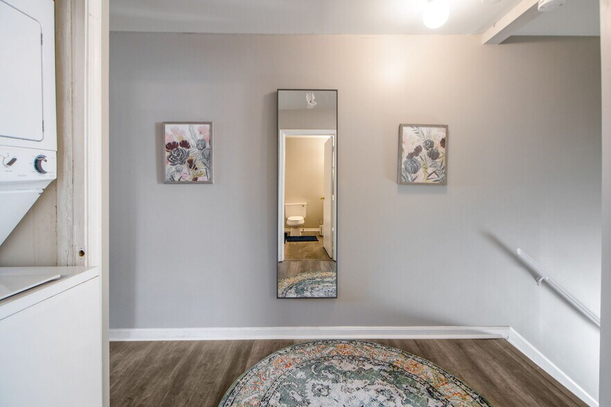 Building Photo - 1216 W Lafayette Ave