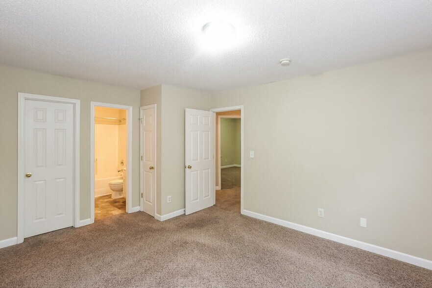Building Photo - 6207 Day Lilly Ln