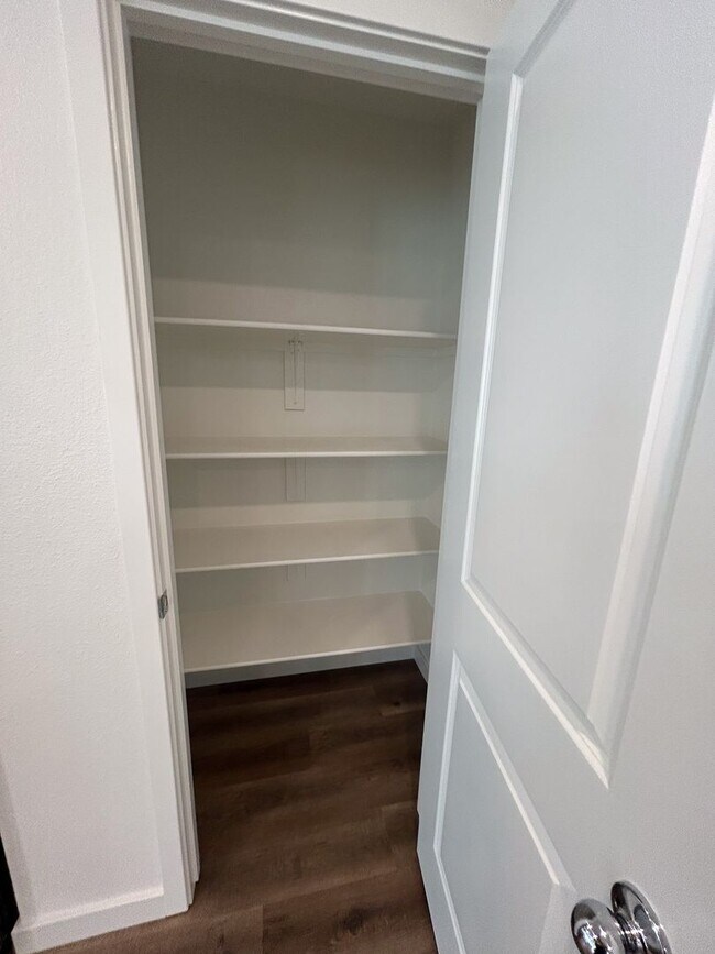 Building Photo - BRAND NEW 3 Bedroom Home for Rent in Redding CA