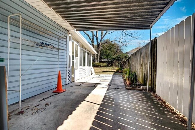 Building Photo - 1316 Zora St