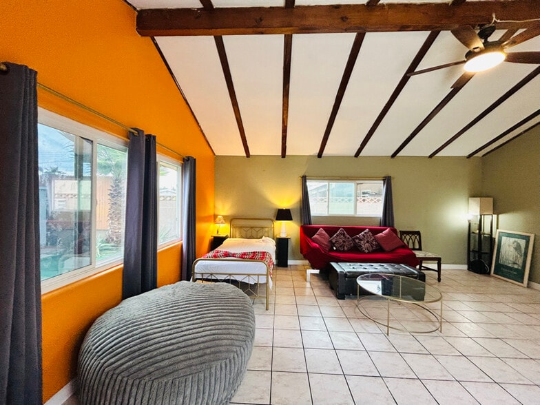 Building Photo - 8871 Belmont St