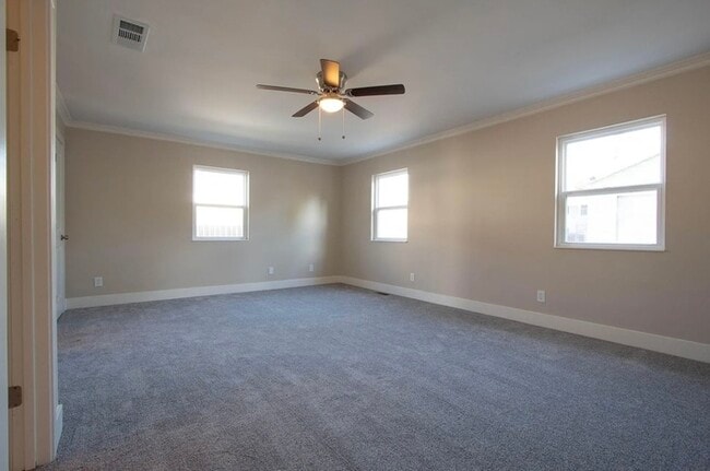 Building Photo - Downtown/Single family/$500 Move-In Special!!