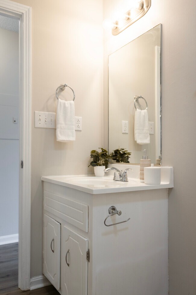 Building Photo - Cumberland Commons