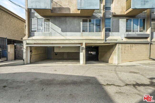 Building Photo - 11960 Iowa Ave