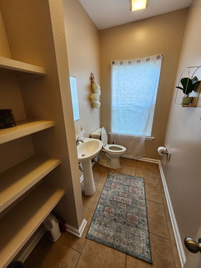 Building Photo - Close to Everything