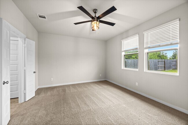 Building Photo - 5547 Madden Ln