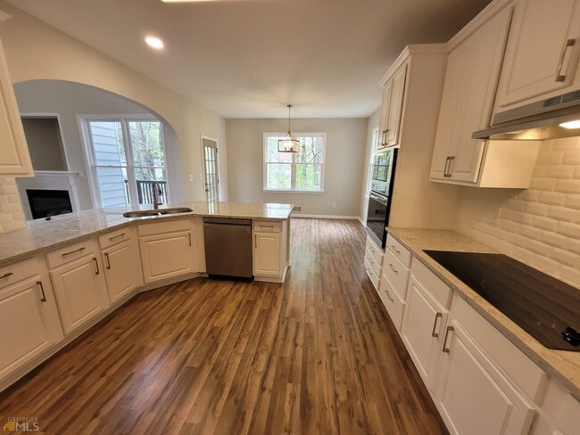 Building Photo - 755 Brooks Cir