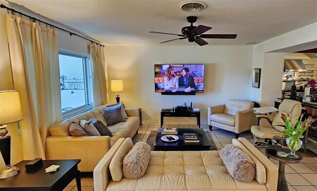 Building Photo - 329 Bernard Ave