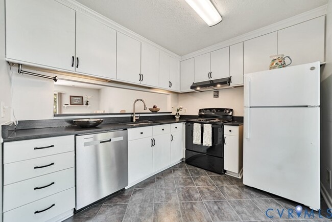 Building Photo - 2716 Schooner Ct