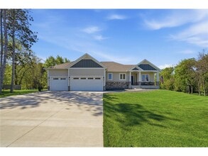 Building Photo - 25155 Glen Rd