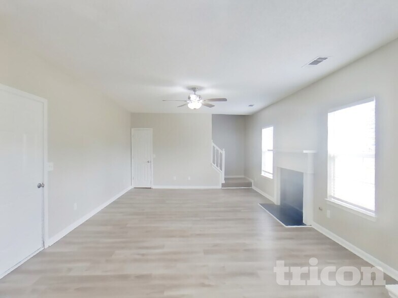 Building Photo - 232 Ermines Way